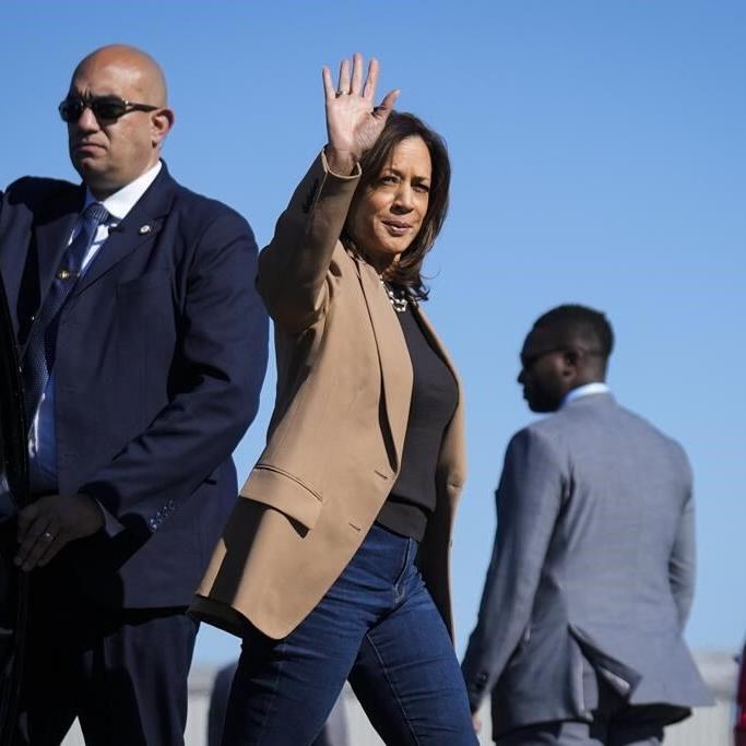 Like Biden, Harris puts focus on Trump as Election Day draws near
